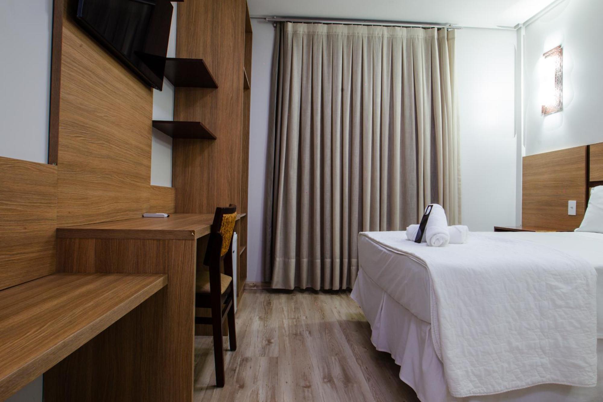 Deluxe Room,1685099438:JPEG